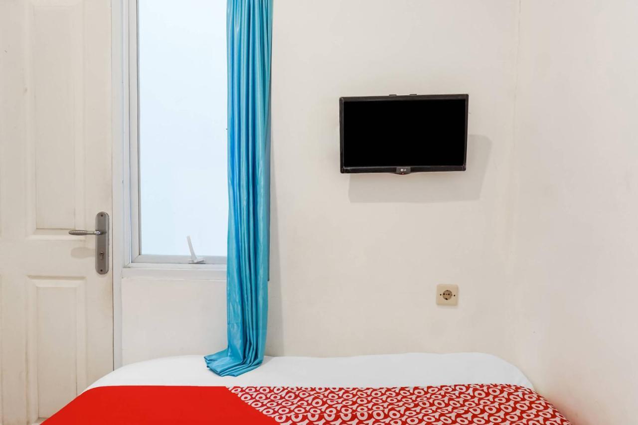โอโย 91074 สตาริเอซ เซเนน Hotel จาการ์ตา ภายนอก รูปภาพ