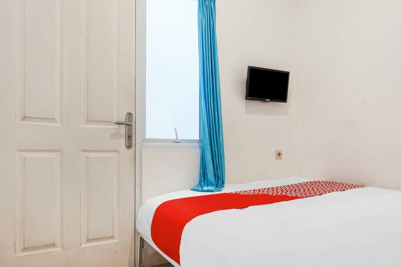 โอโย 91074 สตาริเอซ เซเนน Hotel จาการ์ตา ภายนอก รูปภาพ